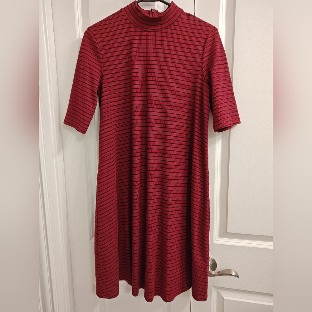 Red Striped 3/4 Sleeve Dress with Black Lines by Ronni Nicole, Size Medium.